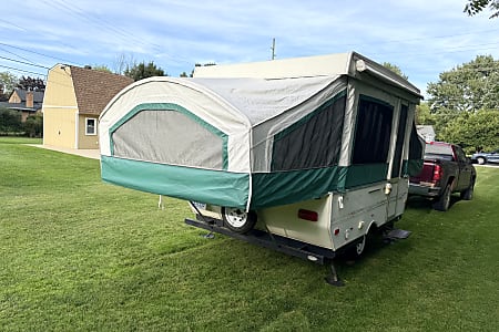 Folding trailer