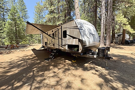 Travel trailer