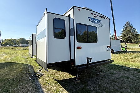 Travel trailer
