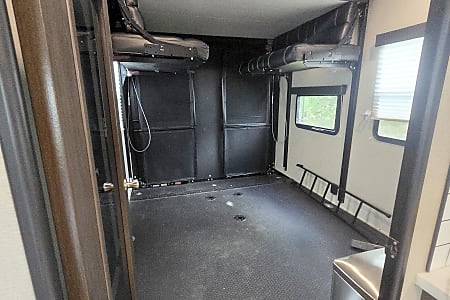 Toy hauler