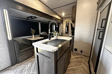 Fifth-wheel