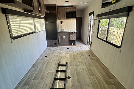Toy hauler