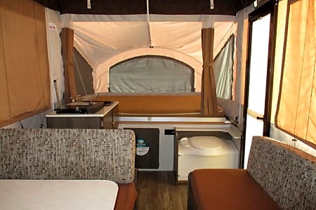 Folding trailer