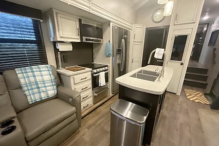 Fifth-wheel