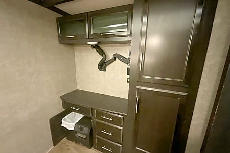 Fifth-wheel