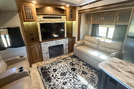 Fifth-wheel