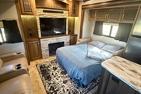 Fifth-wheel