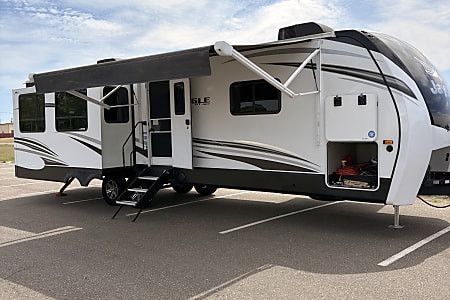 Travel trailer