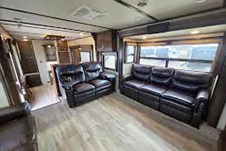 Toy hauler