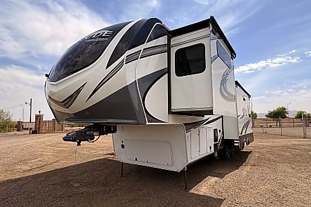 Fifth-wheel