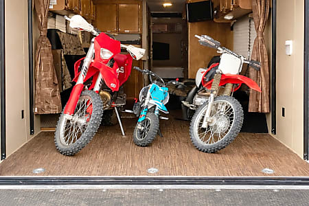 Toy hauler
