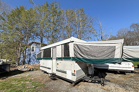 Folding trailer