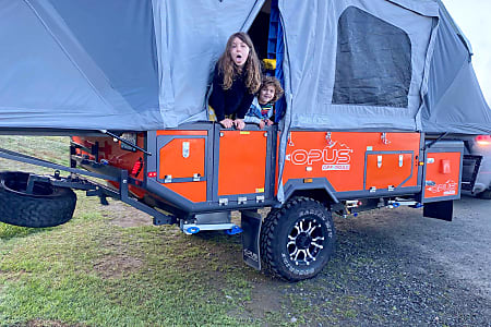 Folding trailer