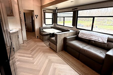 Fifth-wheel