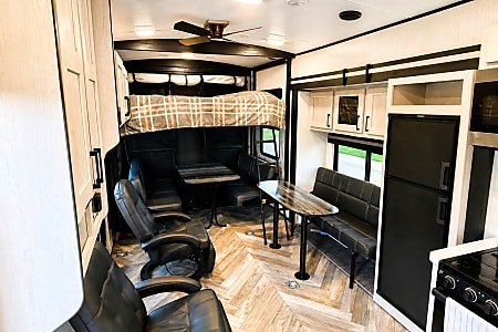 Toy hauler