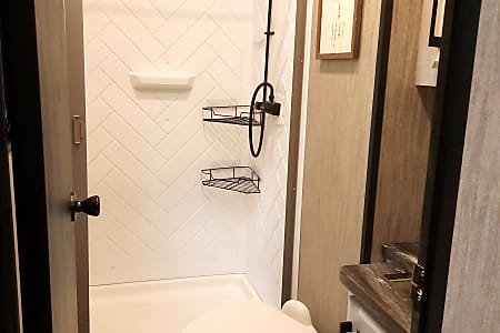 Fifth-wheel