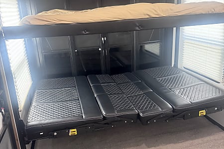 Toy hauler