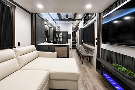 Fifth-wheel