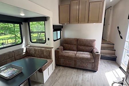 Fifth-wheel