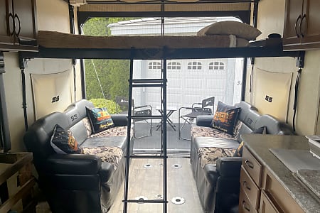 Toy hauler