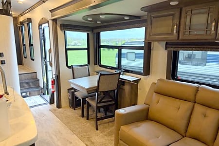 Fifth-wheel