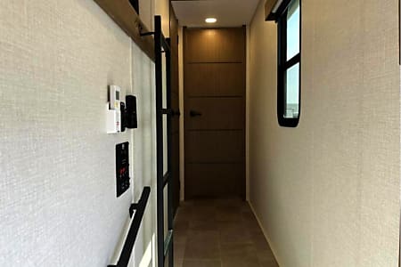 Fifth-wheel