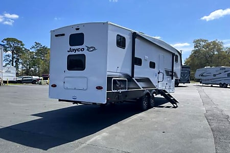 Fifth-wheel