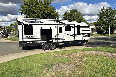 Toy hauler