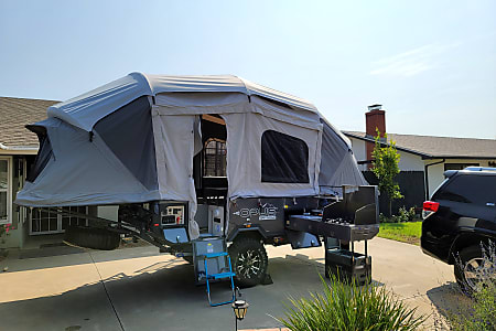 Folding trailer