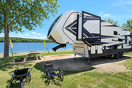 Fifth-wheel