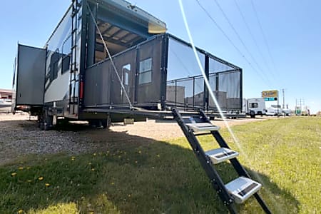 Toy hauler
