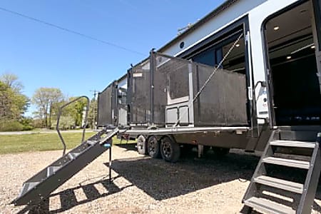 Toy hauler