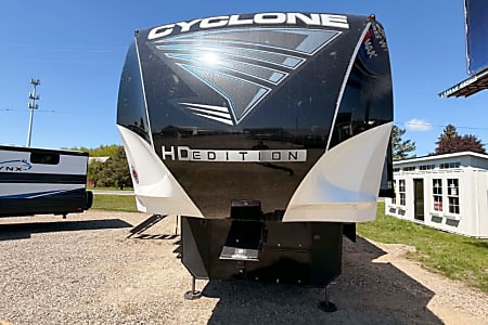 Toy hauler
