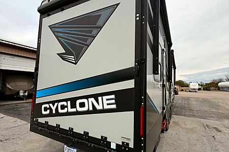 Toy hauler