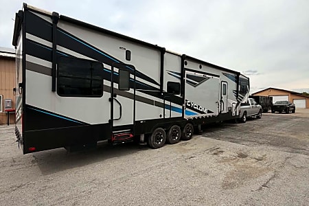 Toy hauler