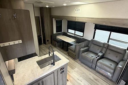 Toy hauler