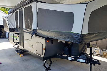 Folding trailer