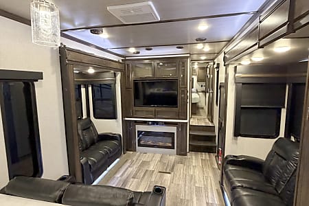 Toy hauler