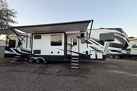 Toy hauler