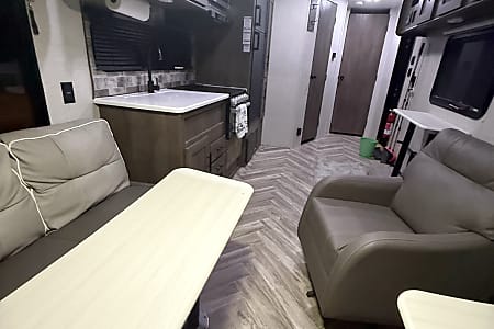 Toy hauler