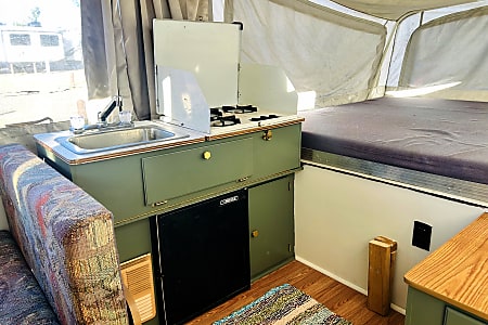 Folding trailer