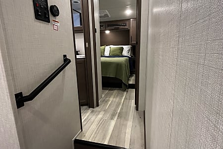 Fifth-wheel