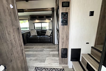 Fifth-wheel
