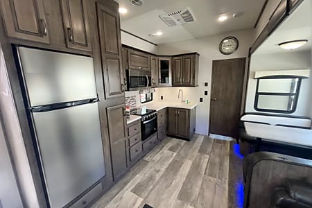 Fifth-wheel