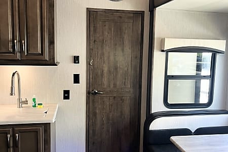 Fifth-wheel