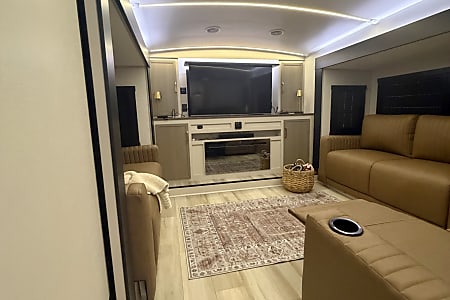 Fifth-wheel