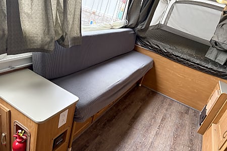 Folding trailer
