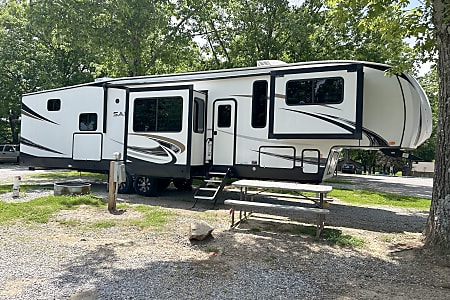 Fifth-wheel