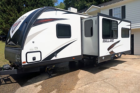 Travel trailer