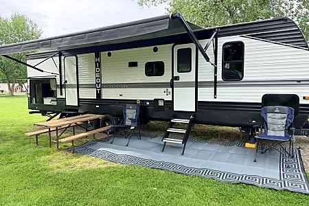 Travel trailer